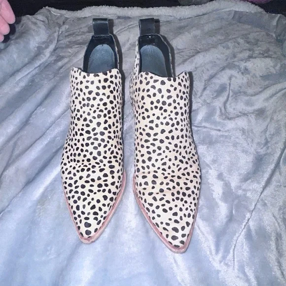 Dolce Vita Tan and Black Heeled Boots - Picture 3 of 7